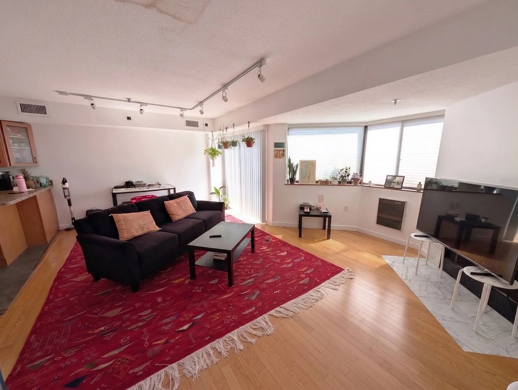 147 Kelton St #706, Boston