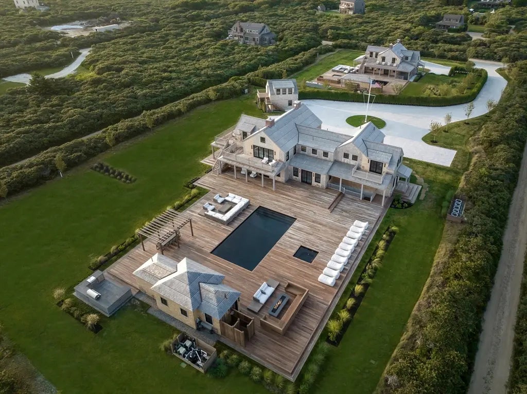30 Devon Street - Full Compound, Nantucket