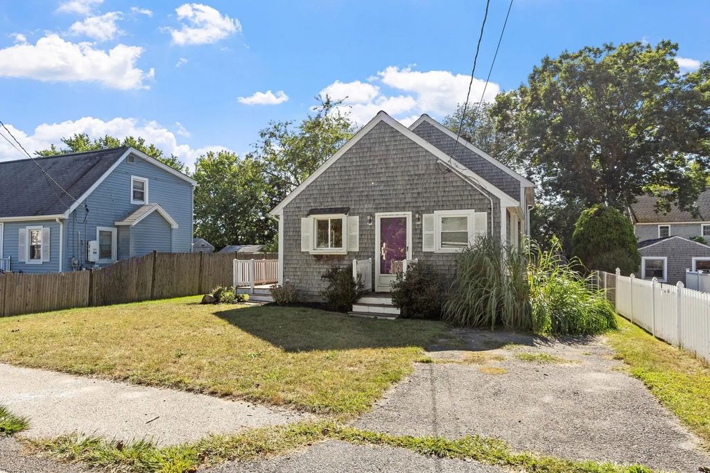 103 Allan Street #103, Marshfield