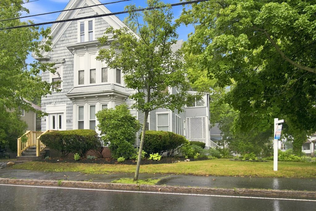 418 Ash St, Brockton