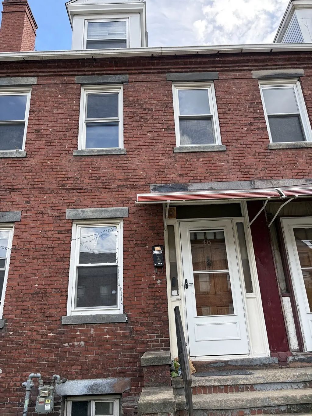 46 N Canal St, Holyoke
