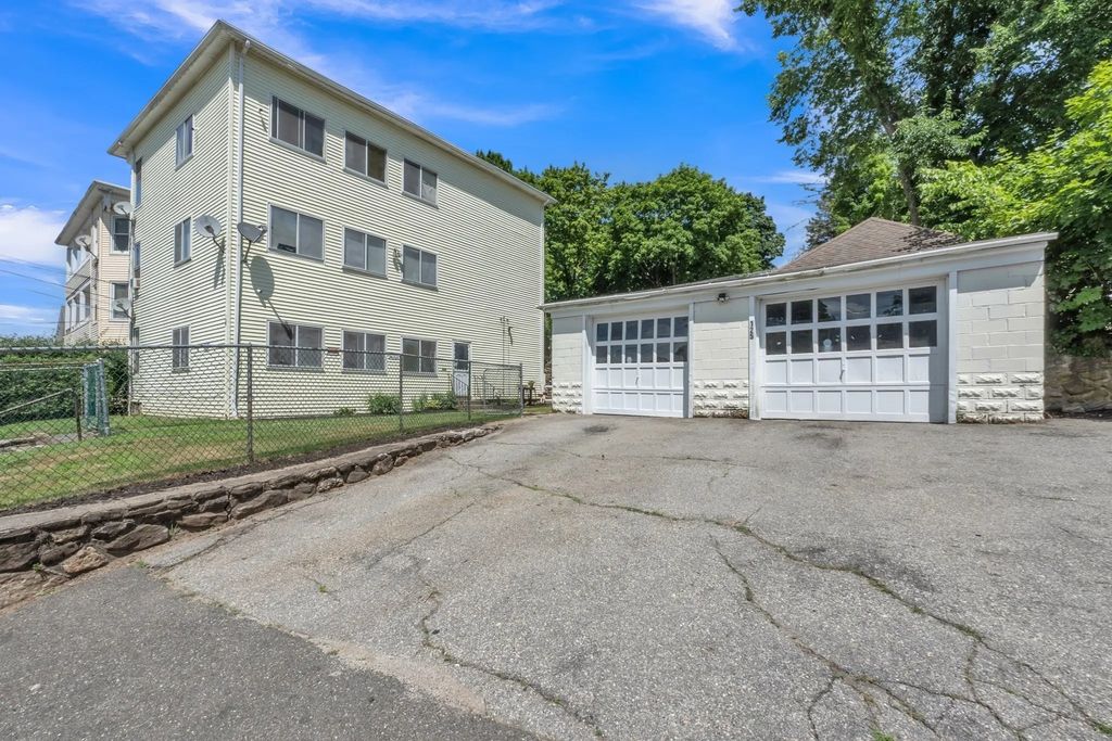 125 Cross St, Southbridge