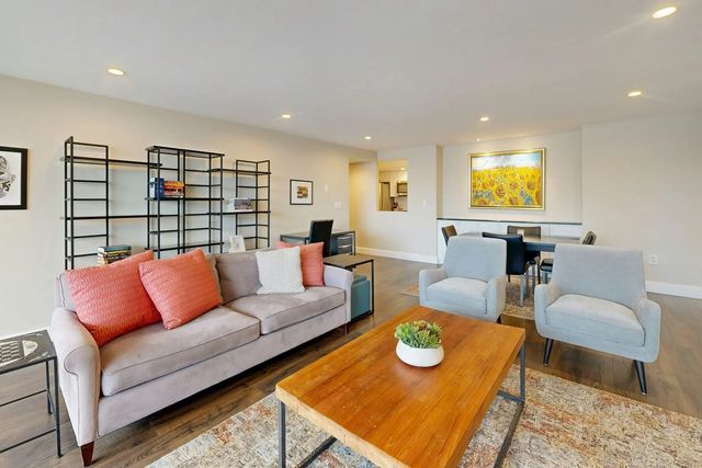 45 Longwood Ave #707, Brookline