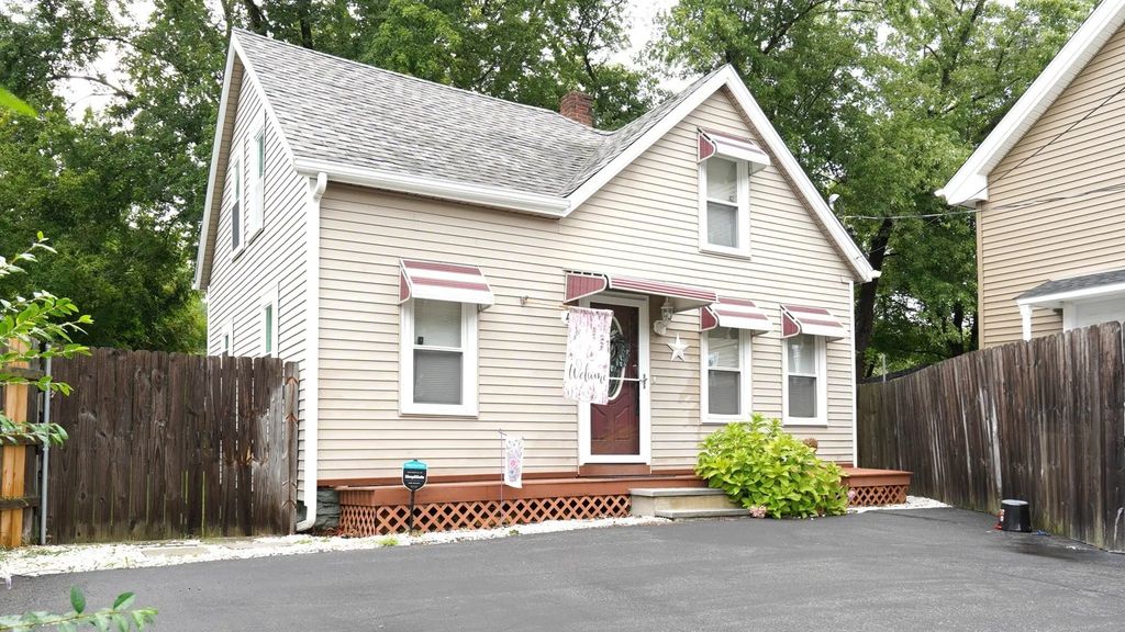 4 Phillips St, Attleboro