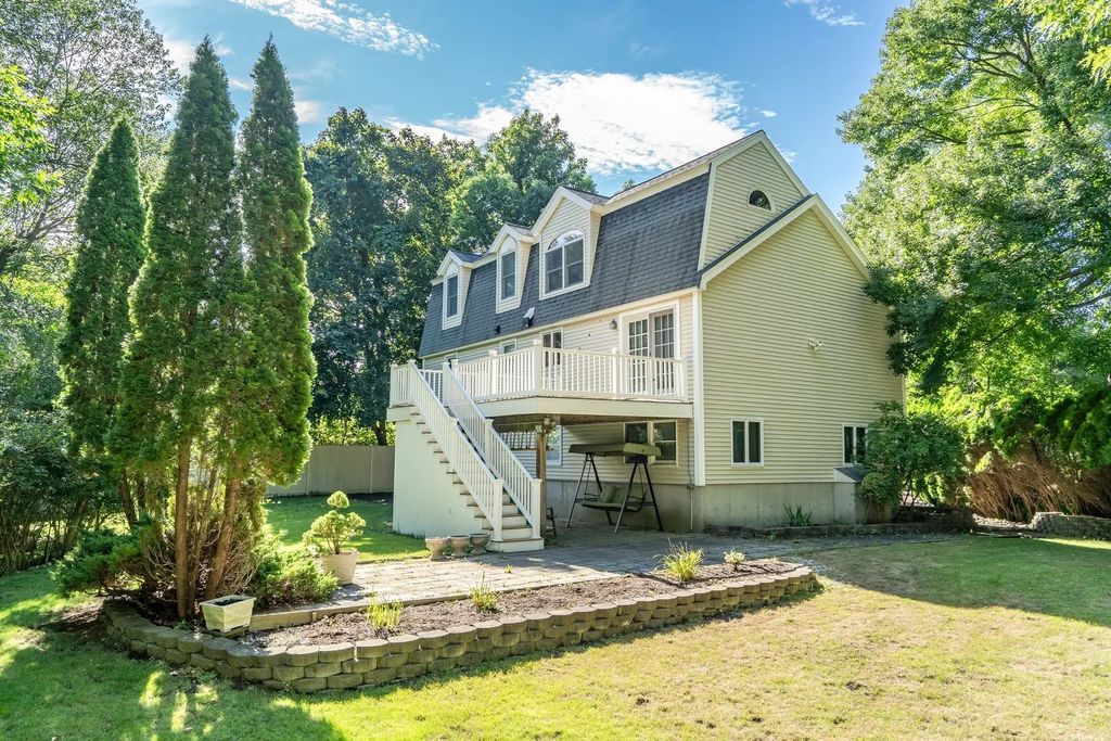 31 Wildmere Ave, Burlington