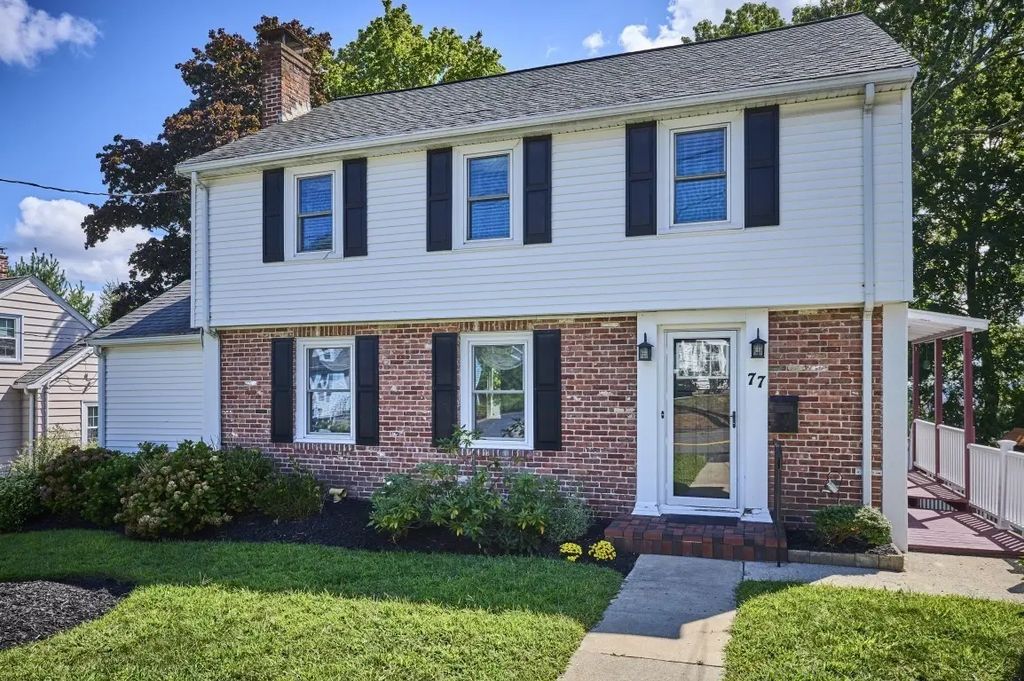 77 Prentice Street, Waltham