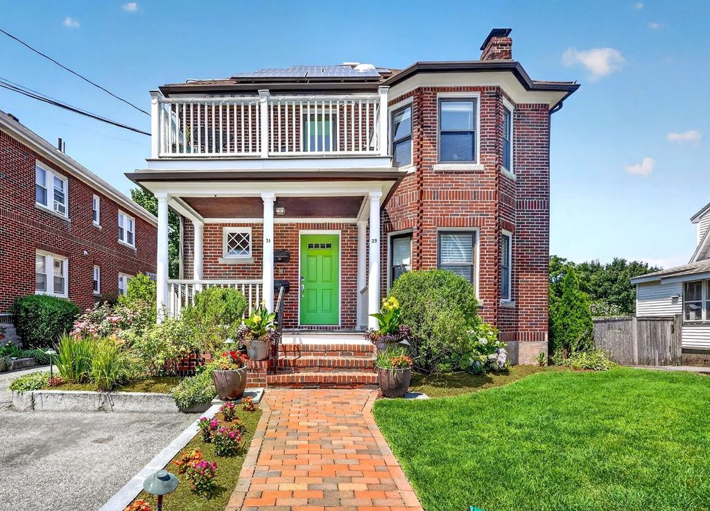 29-31 Jackson Ter #29, Newton