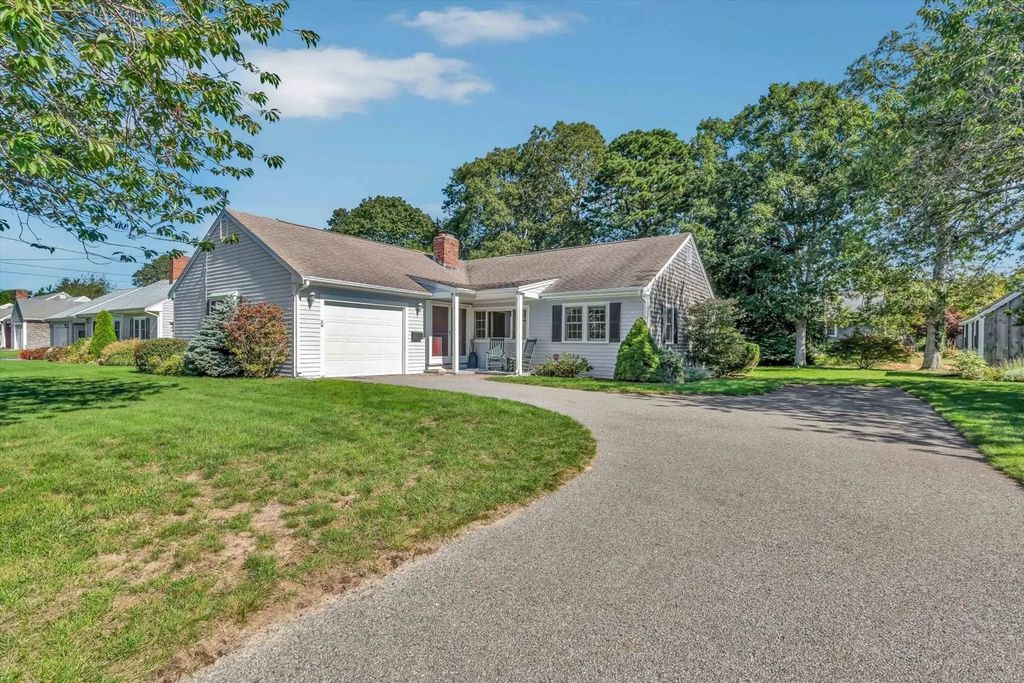 105 Captain Chase Rd, Yarmouth
