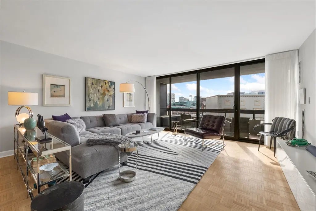 566 Commonwealth #608, Boston