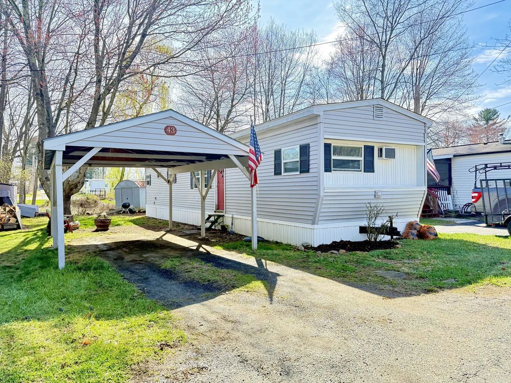 868 Southampton Rd #43, Westfield