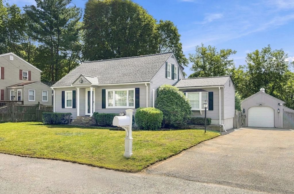 17 Elise Ave, Dracut