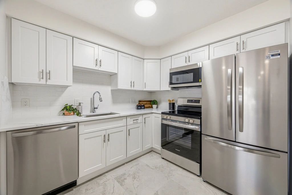595 Revere Beach Pkwy #40, Revere