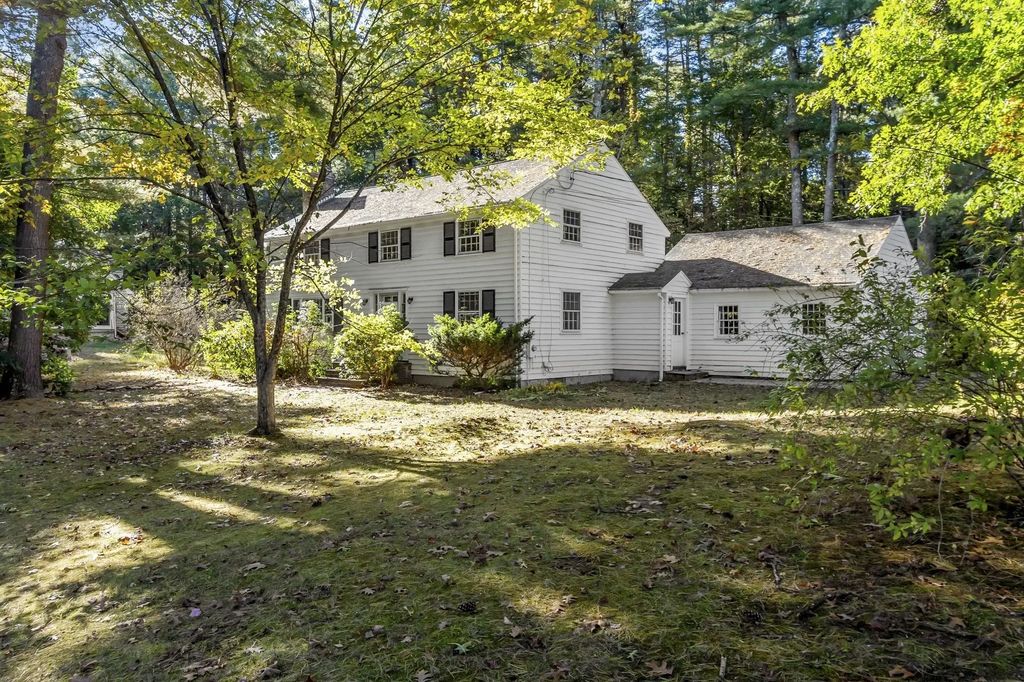 60 Lantern Ln, Stow