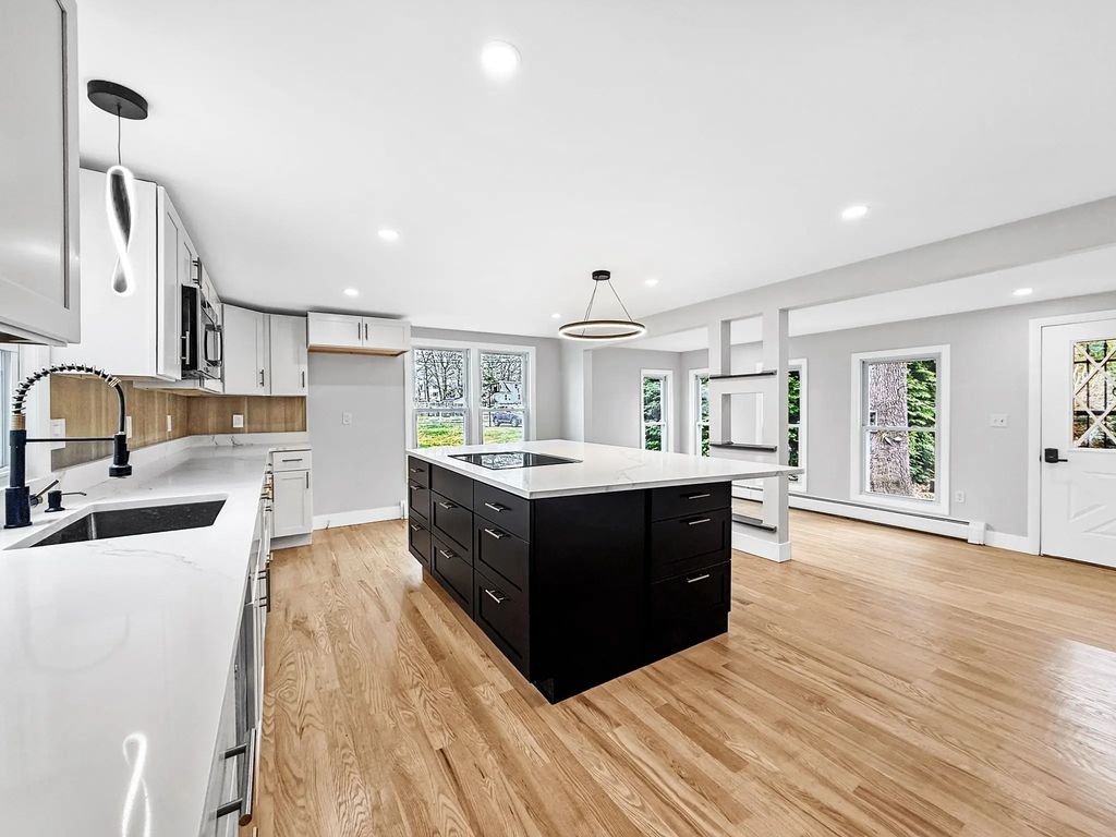 21 Burlington Rd, Billerica