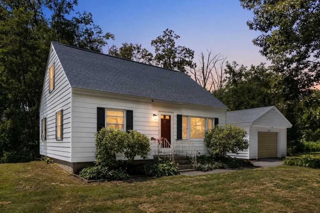 430 Williams Rd, Fitchburg