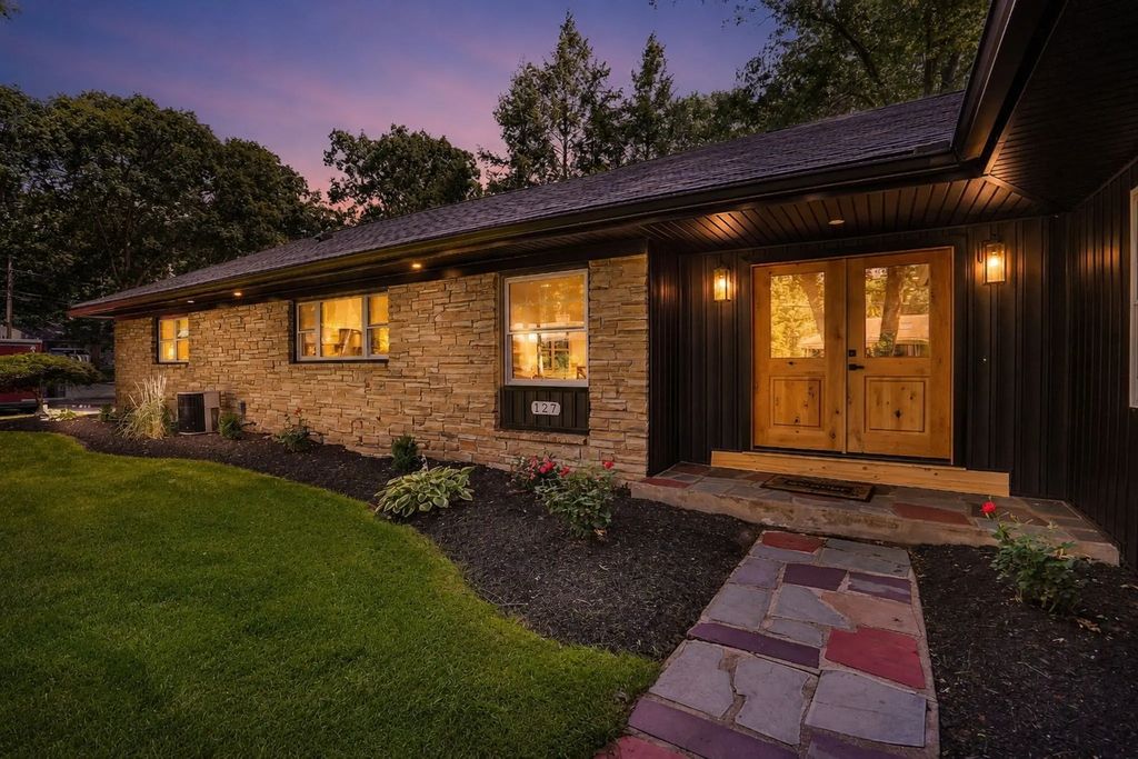 127 Magnolia Cir, Longmeadow
