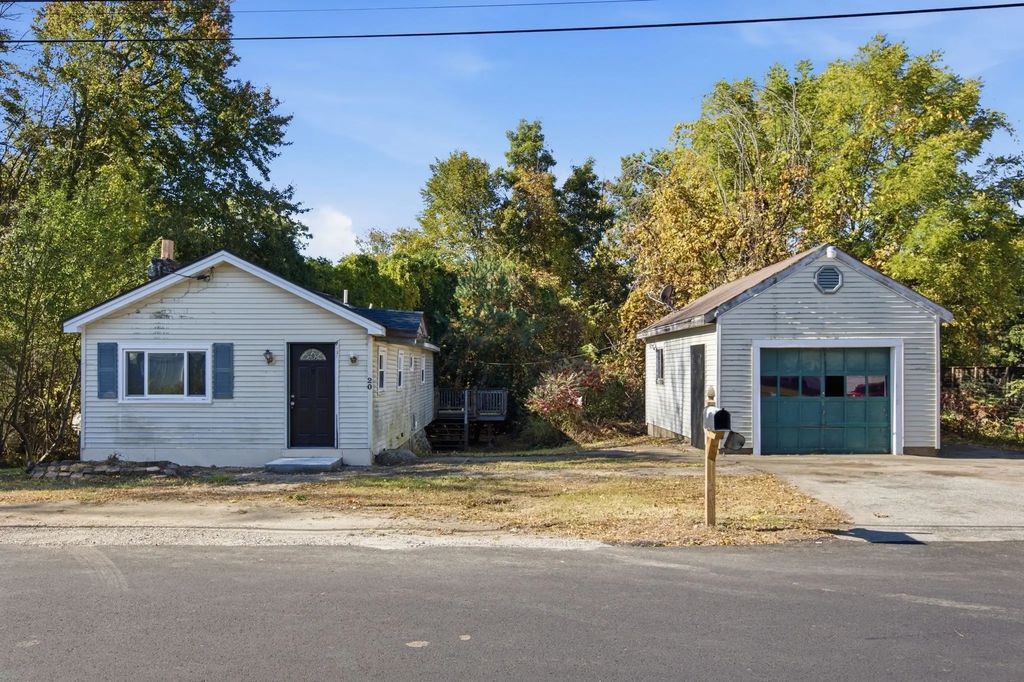 20 Mills Dr, Dracut