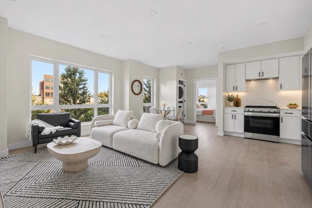 38 Old Colony Ave #201, Quincy