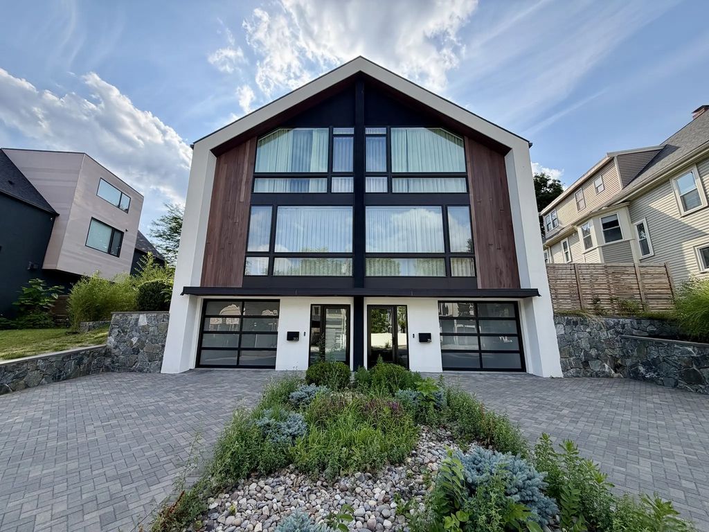 351 Linwood Ave #351, Newton