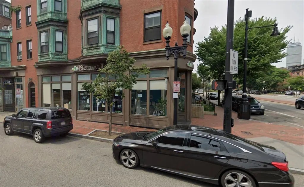 585 Massachusetts Ave #a, Boston