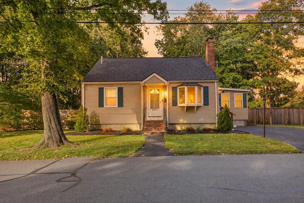 17 Cogswell Ave, Beverly