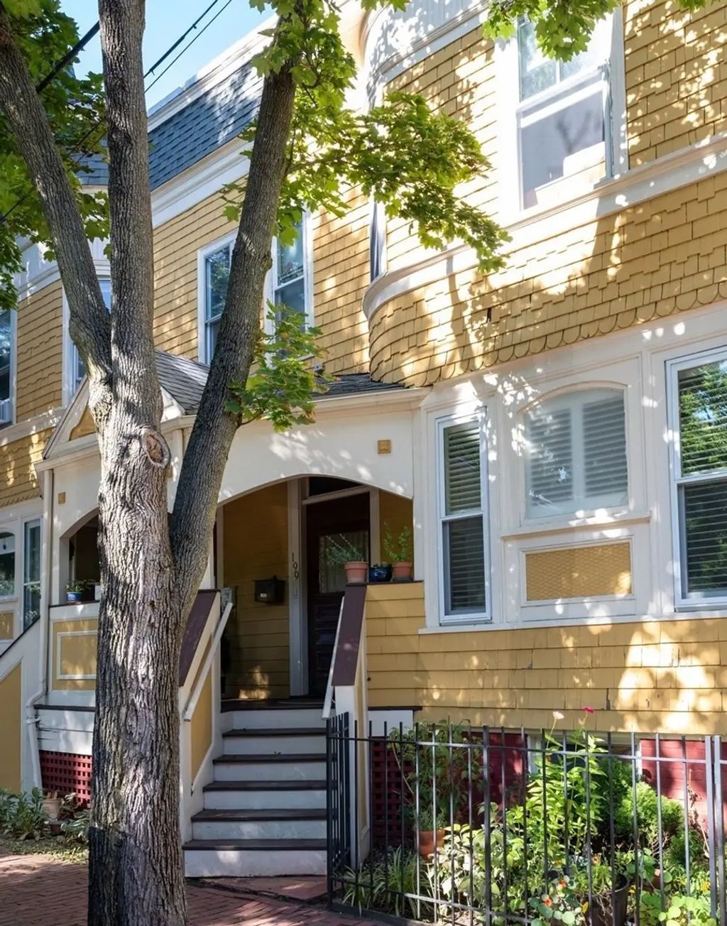 199-201 Hamilton Street #2, Cambridge