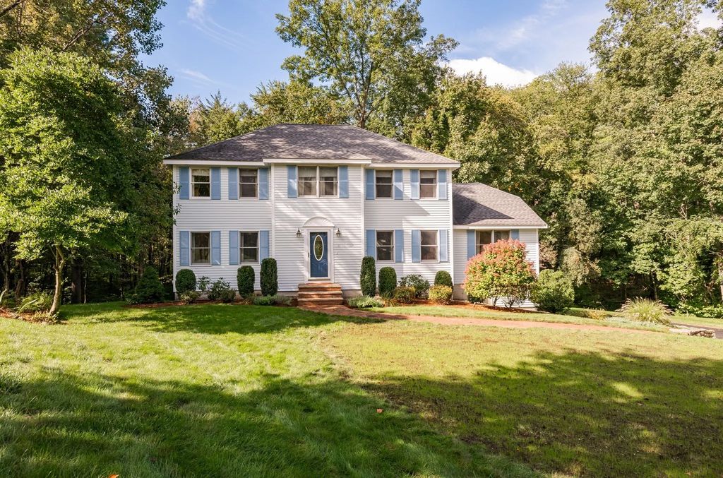 11 Currier Rd, Middleton