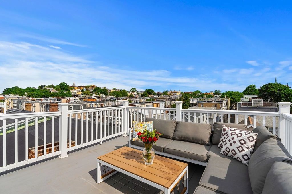 515 E 8th St #3, Boston
