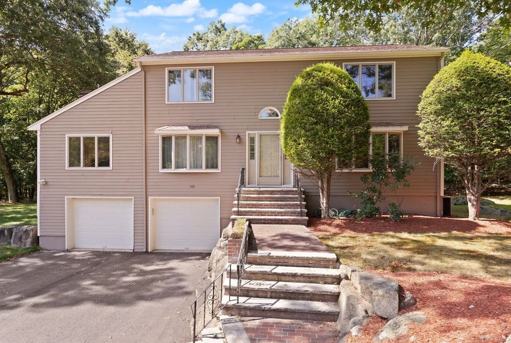 109 Hampton Rd, Sharon
