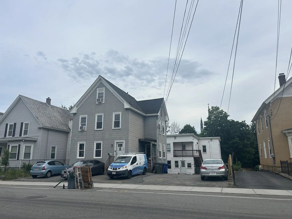 105 Spruce Street, Leominster
