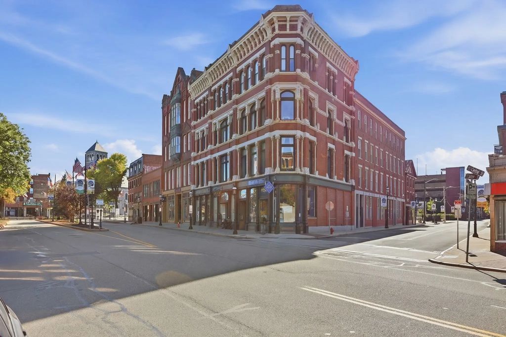 219 Central Street #2b, Lowell