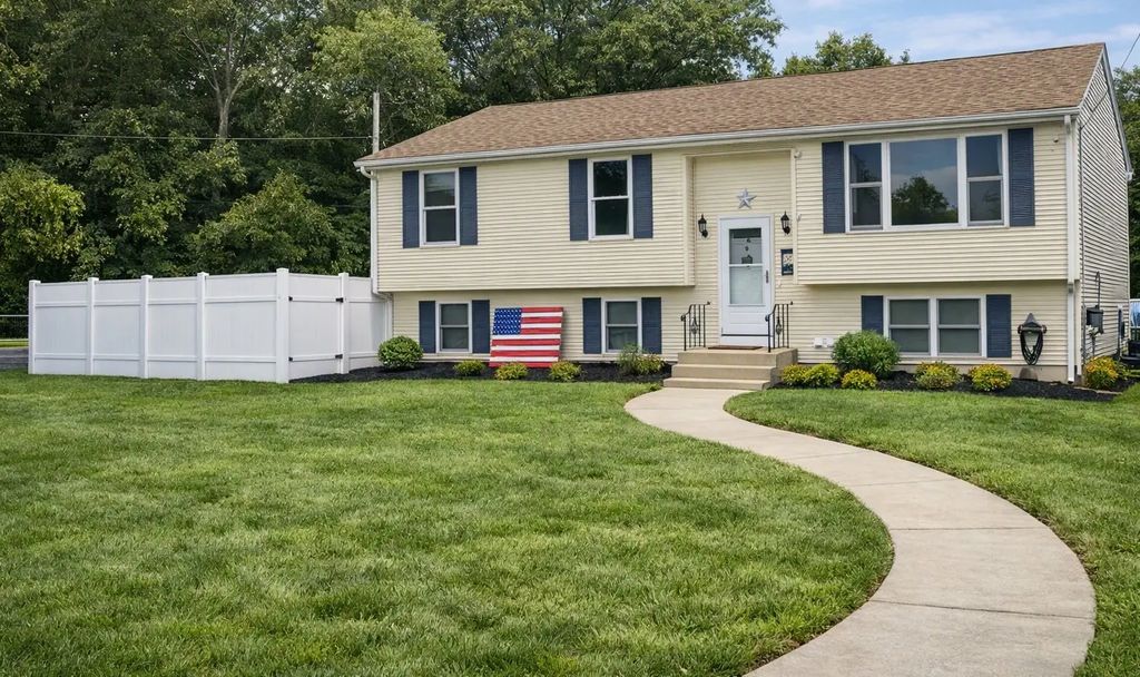 37 Leigh Street, Seekonk