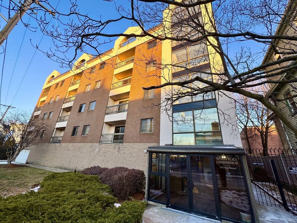 24 Corey St #101, Everett