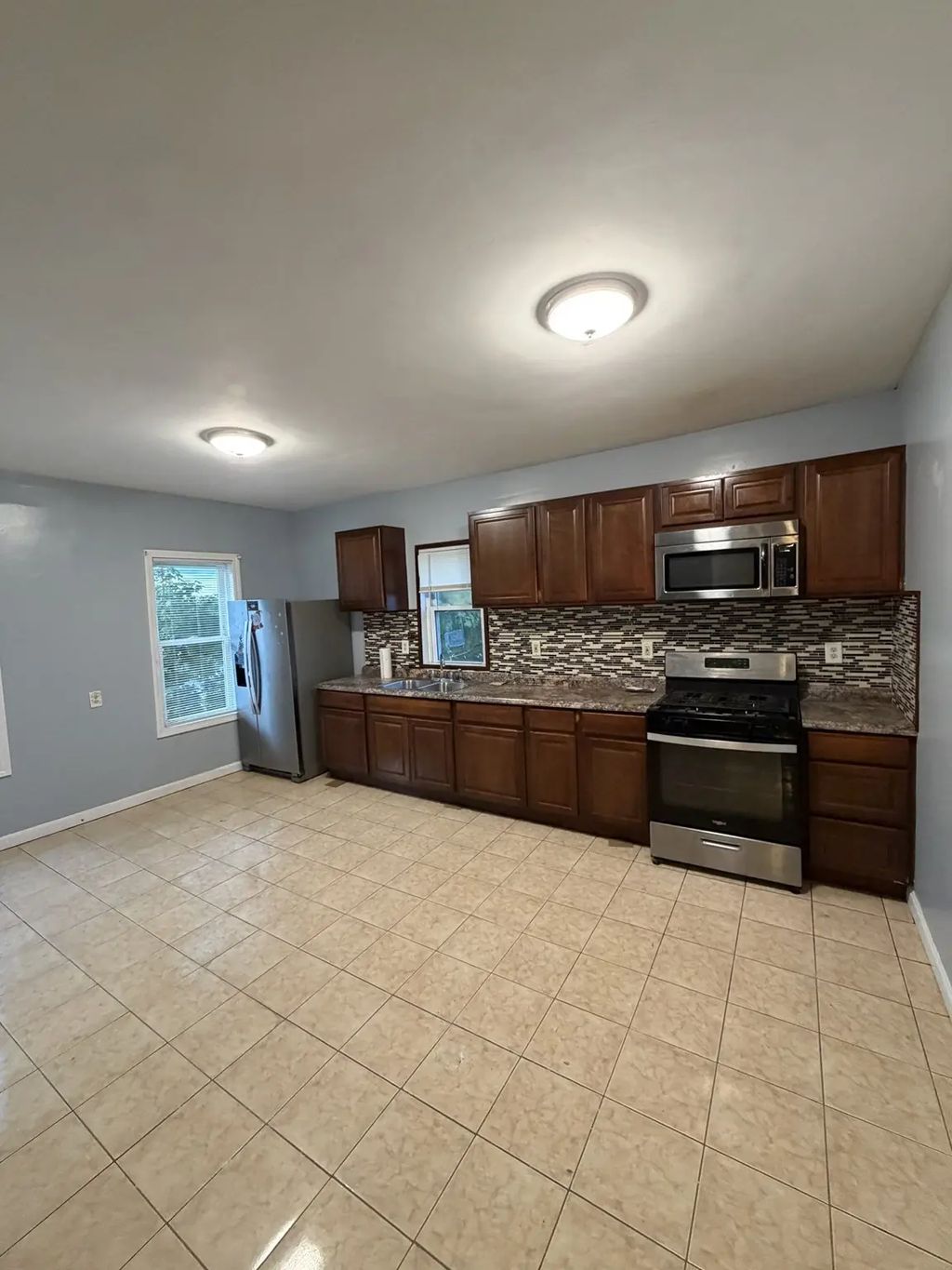 51 Snell St #3, Brockton