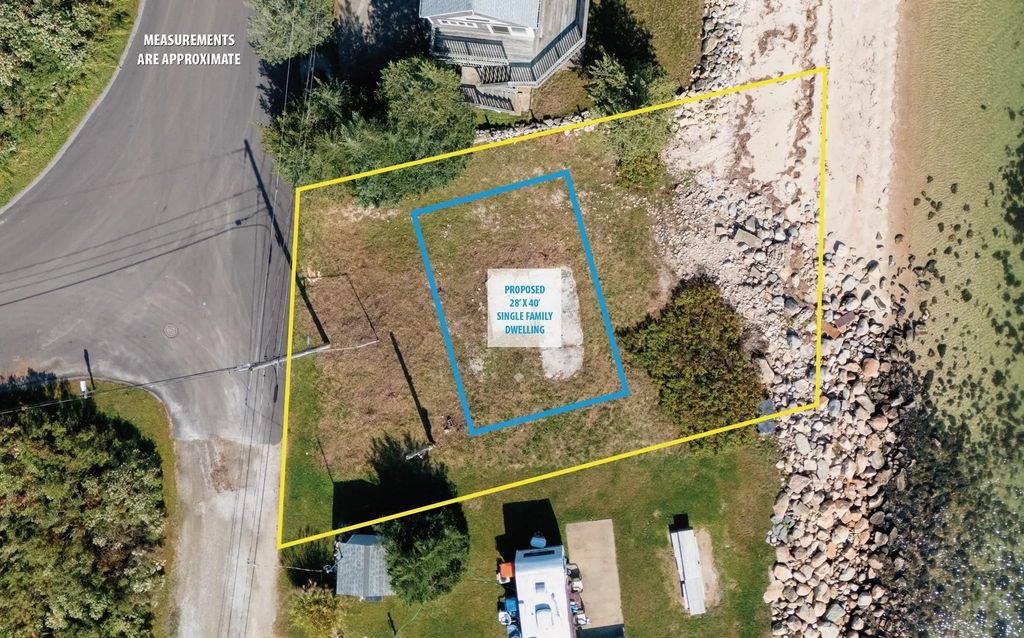 17 Shore Dr, Fairhaven