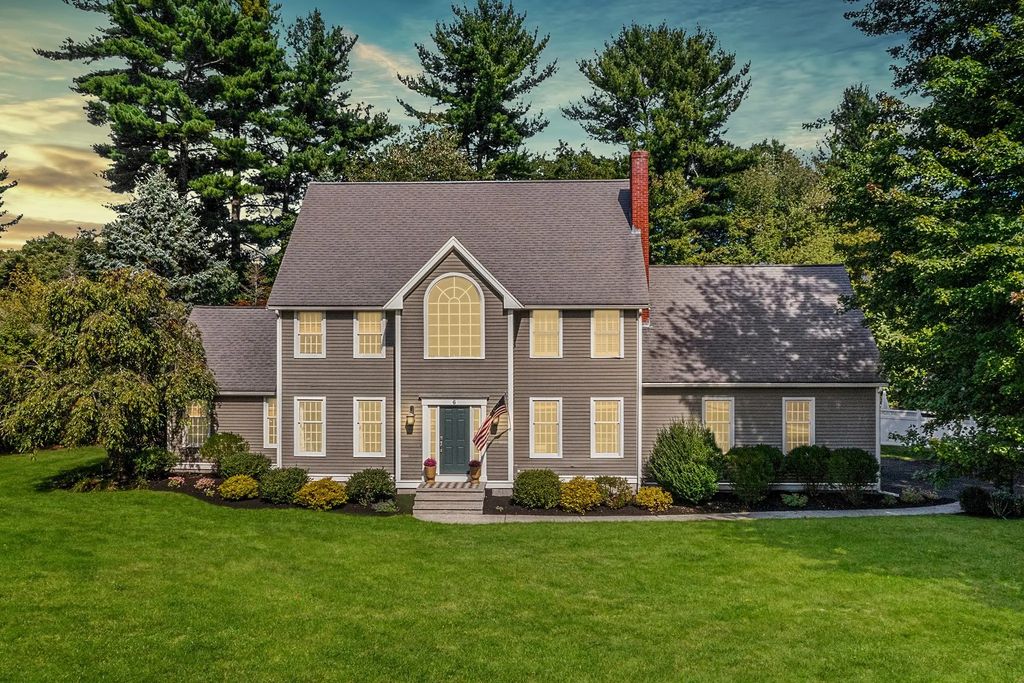 6 Carriage House Way, Medway