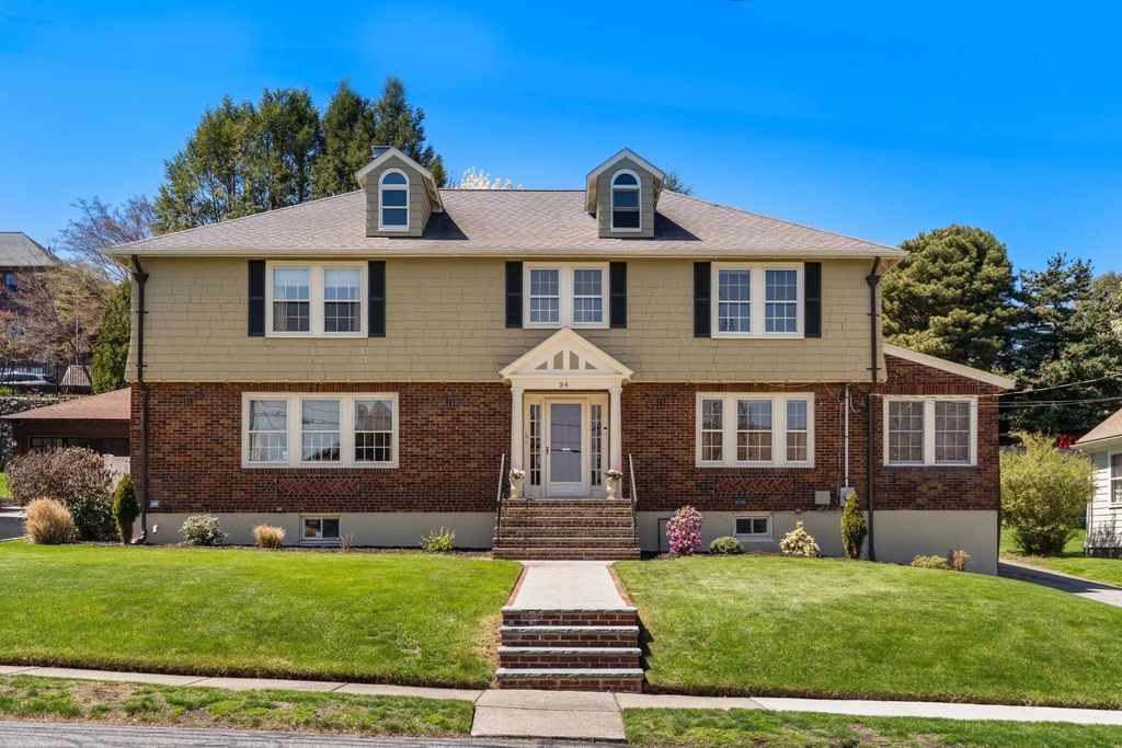 34 Lincoln Street, Belmont