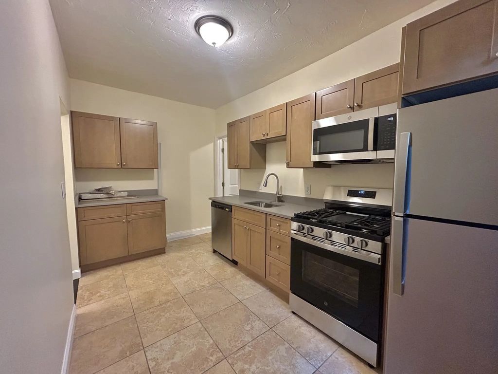 435 Walnut Ave #6, Boston