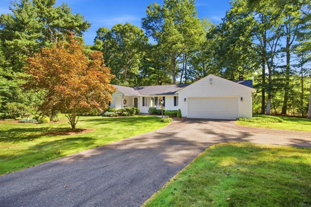 6 Centerwood Drive, Wilbraham