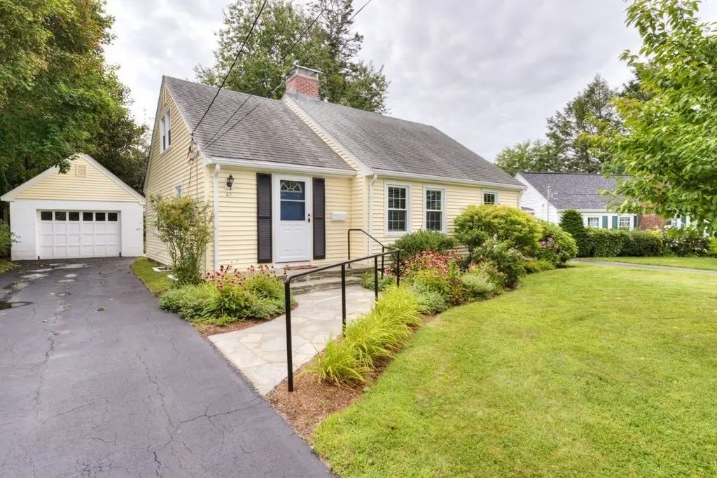 27 Mayflower Circle, Worcester