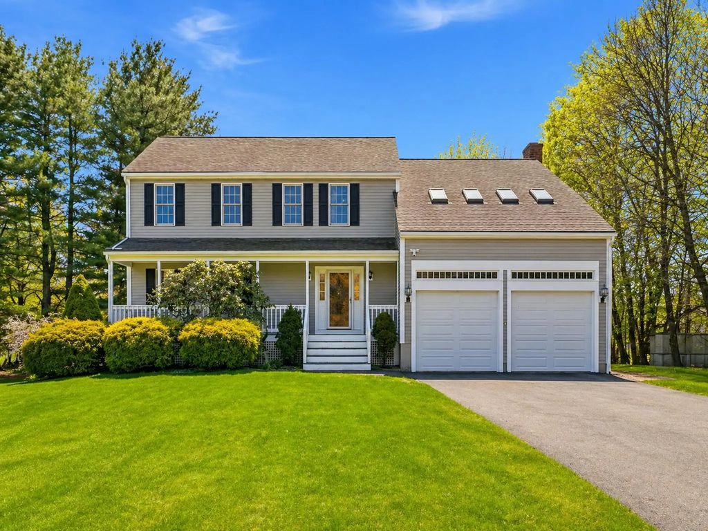 1 Village Ln, Littleton