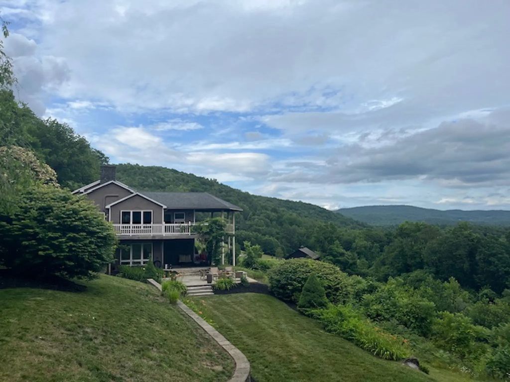 151 Smead Hill Rd, Greenfield