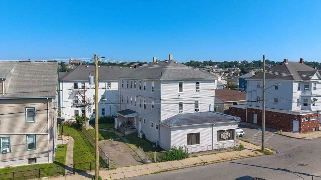 84 Cory St, Fall River