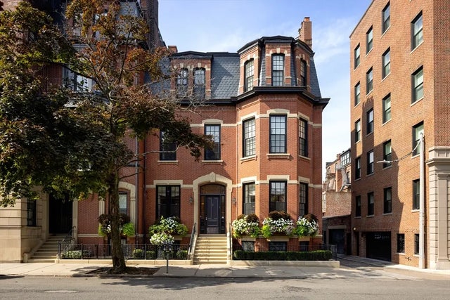 4 Gloucester Street, Boston
