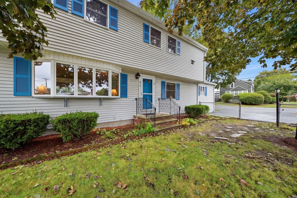 672 Shawsheen St, Tewksbury