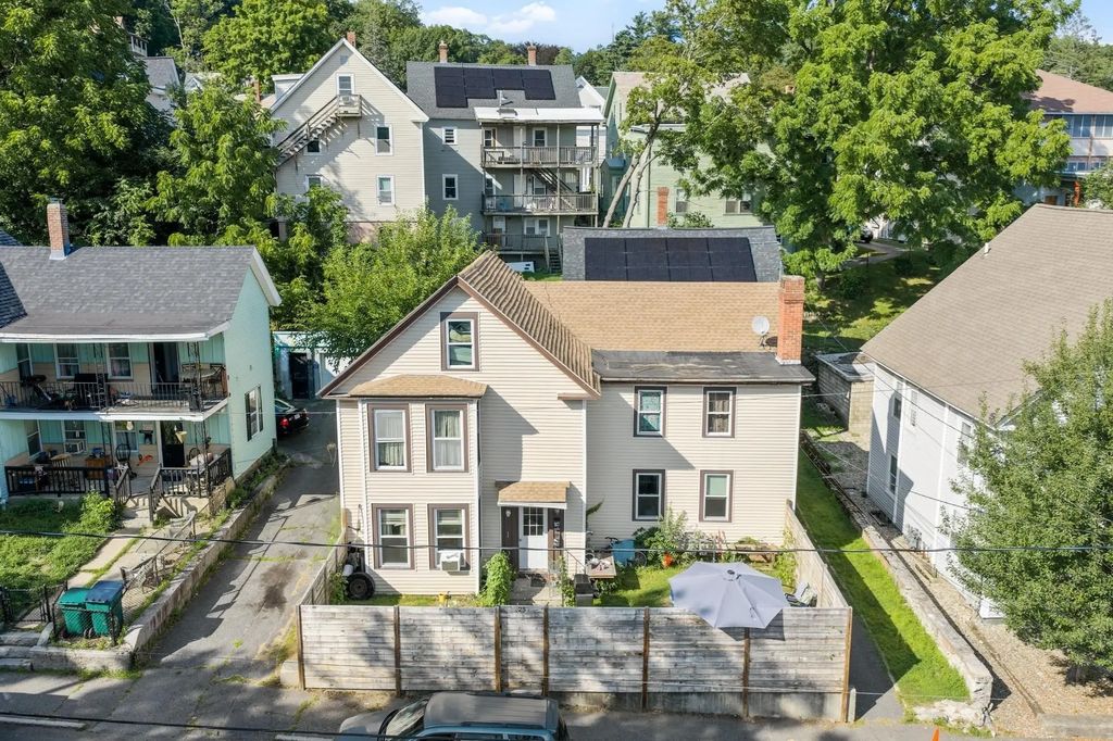 25 Goddard St, Fitchburg