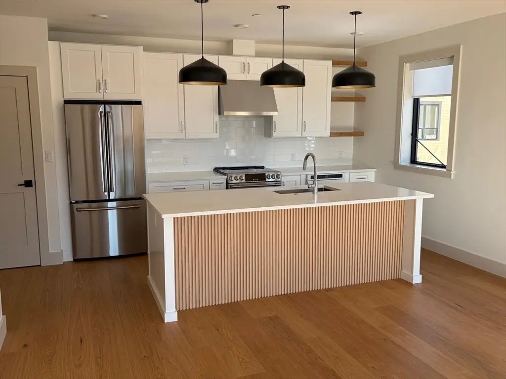 1025 Massachusetts #302, Arlington