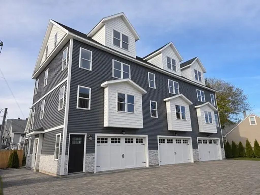 562 Gorham Street #04, Lowell