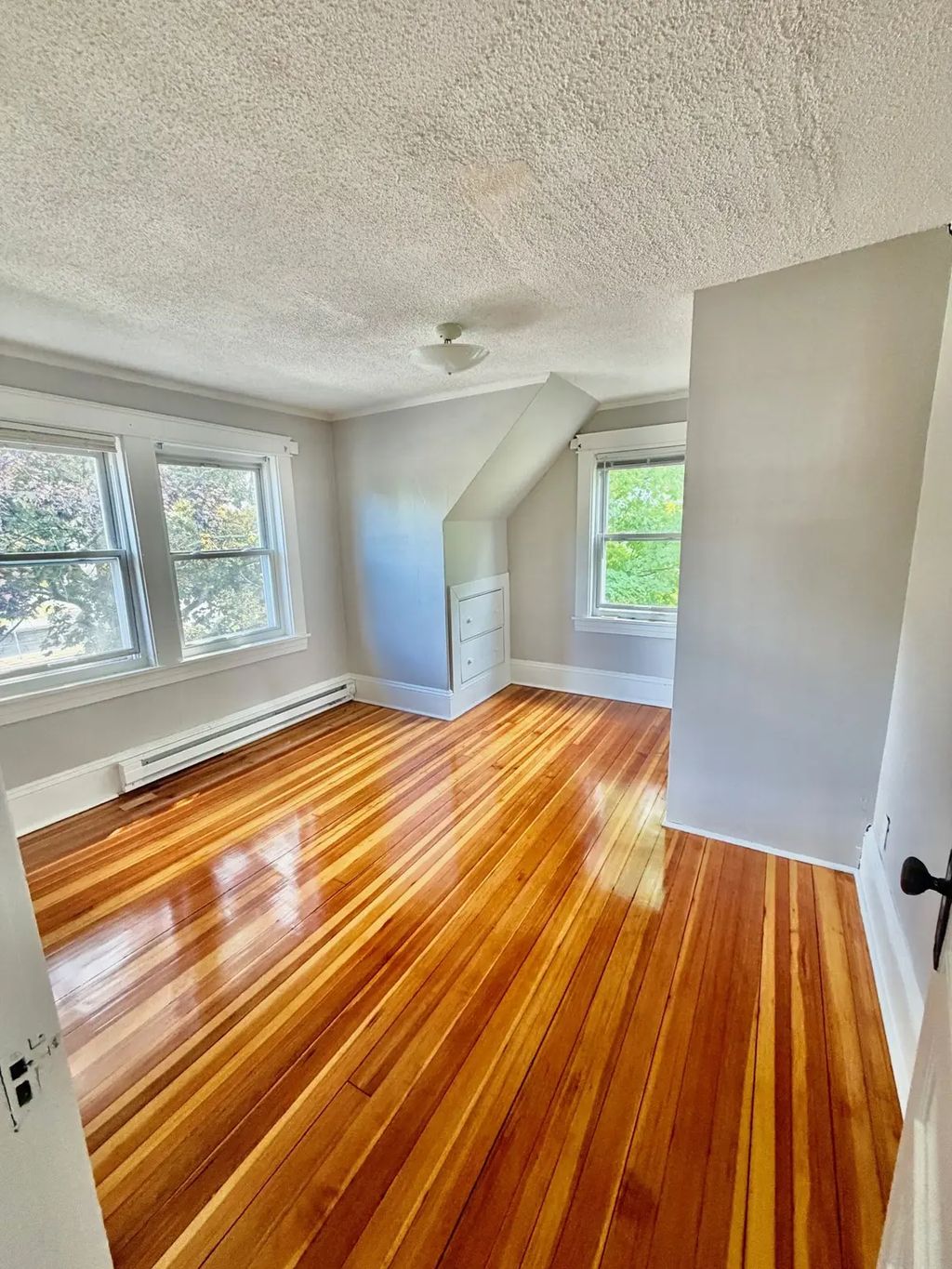 2157 Northampton St #2, Holyoke