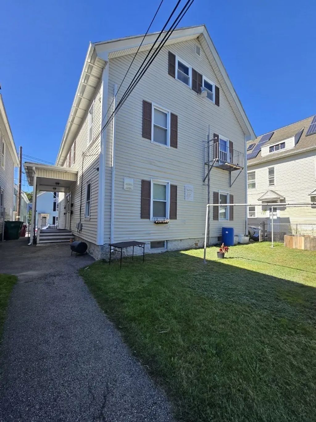 32 Agawam St #2, Lowell